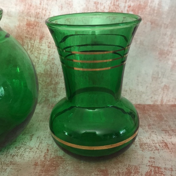 Vintage Anchor Hocking Green Bud Vases, Set of 2 - Picture 4 of 10
